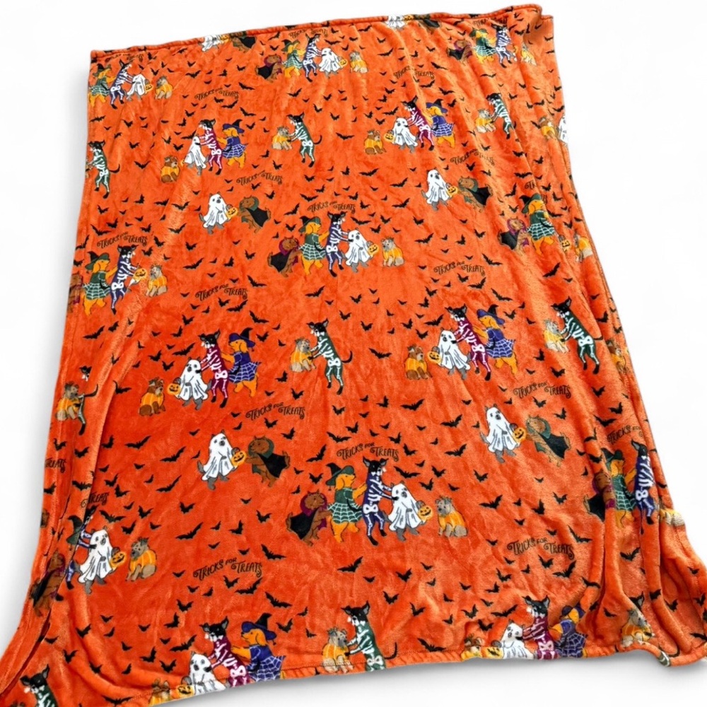 Dogs Halloween Themed Orange Blanket